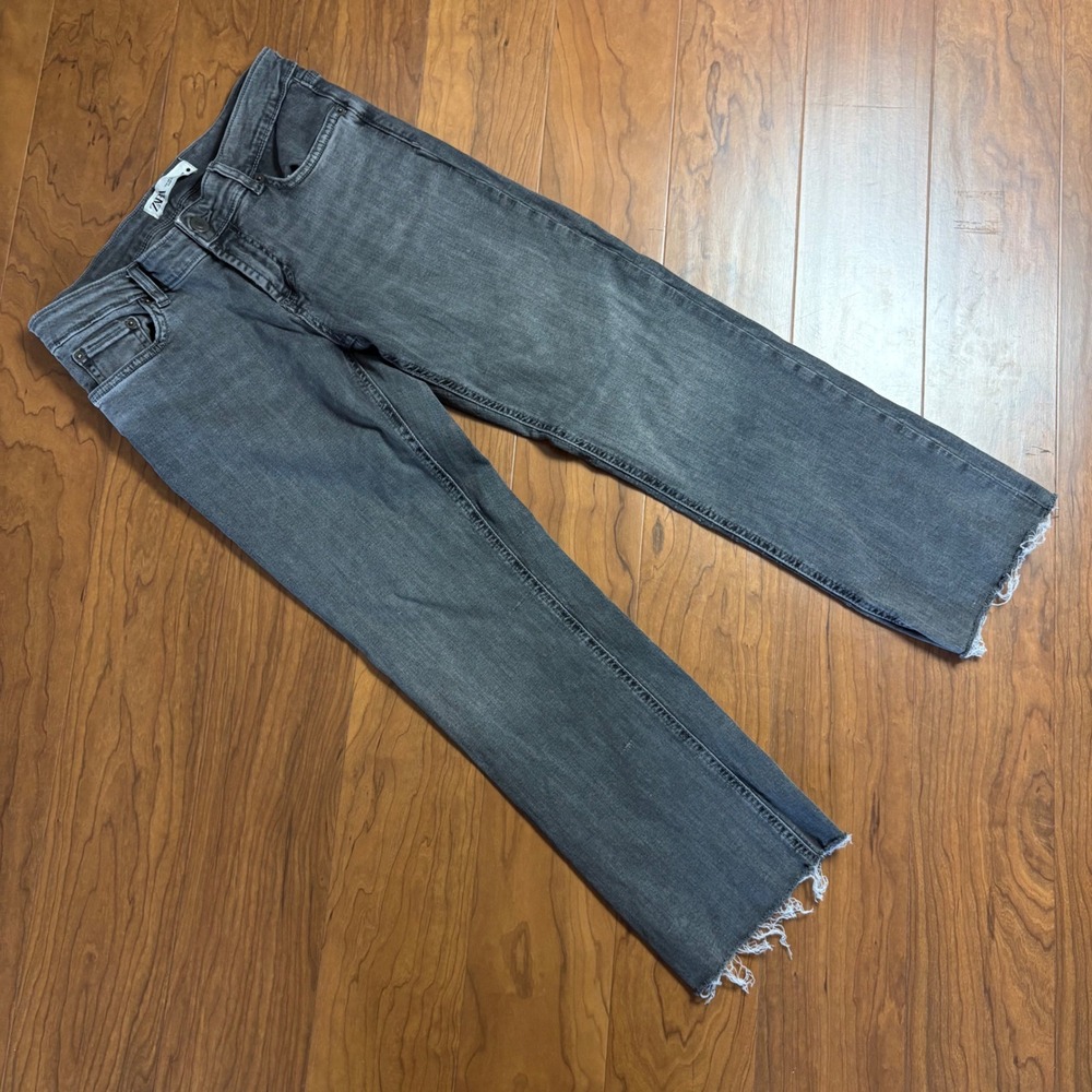 Zara Gray Straight Leg Distressed Raw Hem Jeans Size 6 US 28 Mex 38